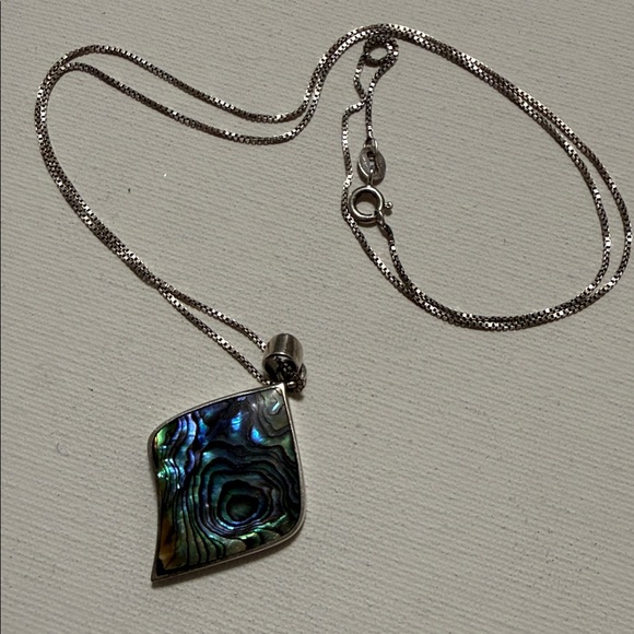 Elegant Sterling Silver 925 Abalone Pendant Necklace size 24’ in chain - Picture 10 of 12
